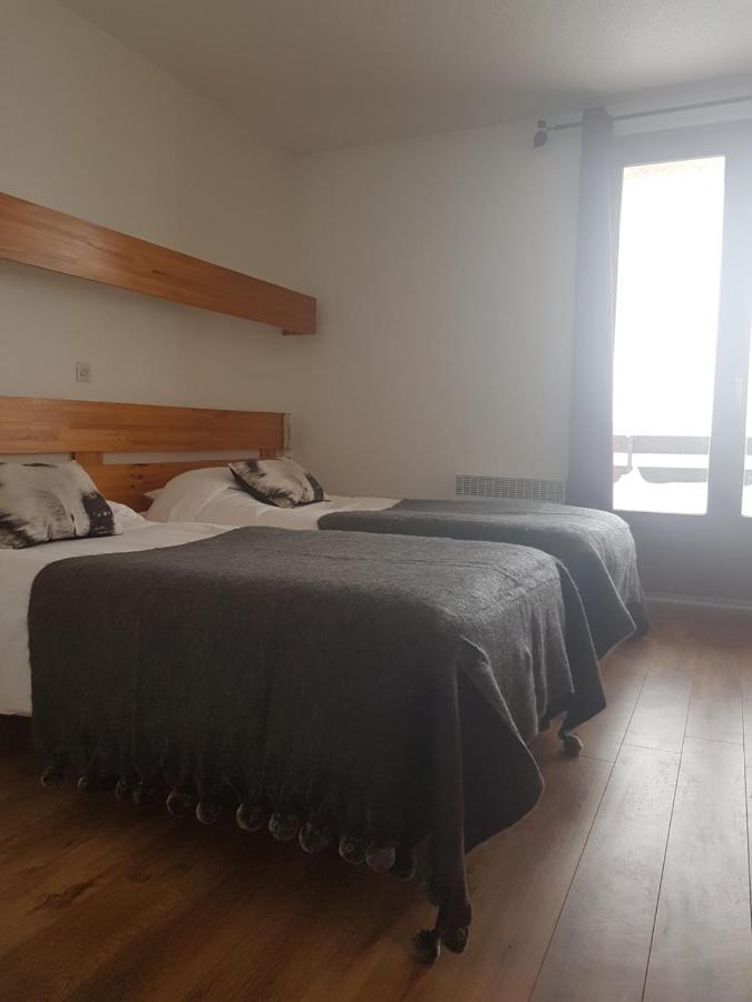 Hotel Yaka Лез-Англь Номер фото