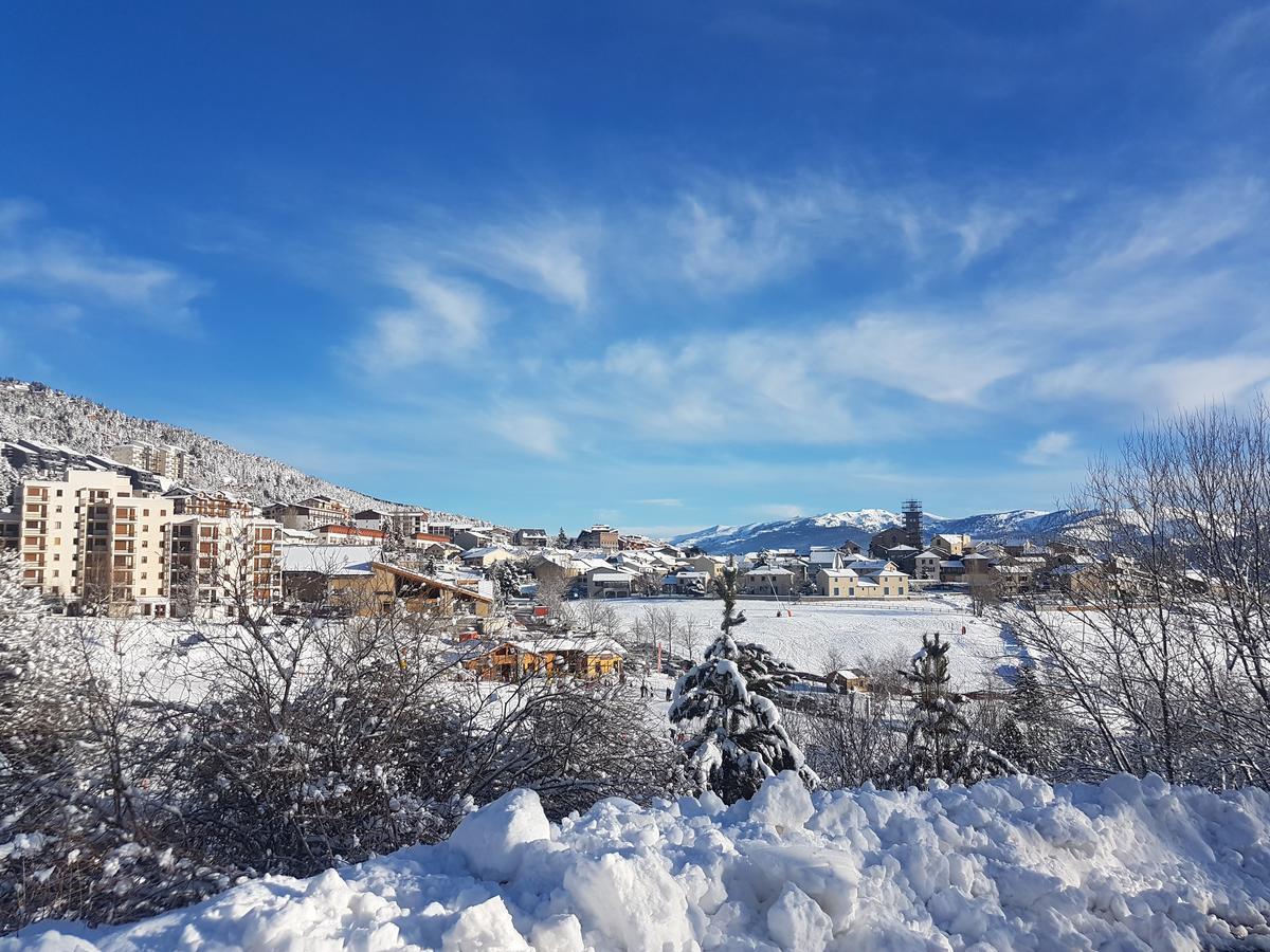 Hotel Yaka Лез-Англь Экстерьер фото